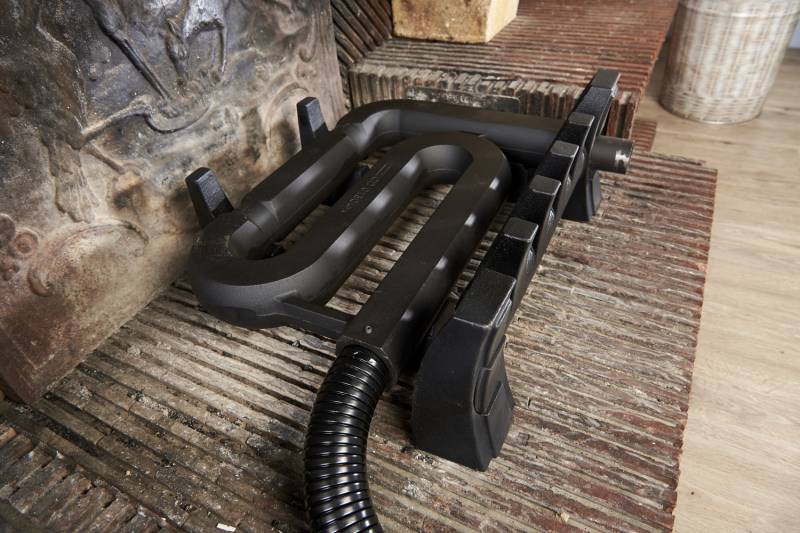 The EQUATAIR Classic, a Made in France product, is easily installed in all open fireplaces