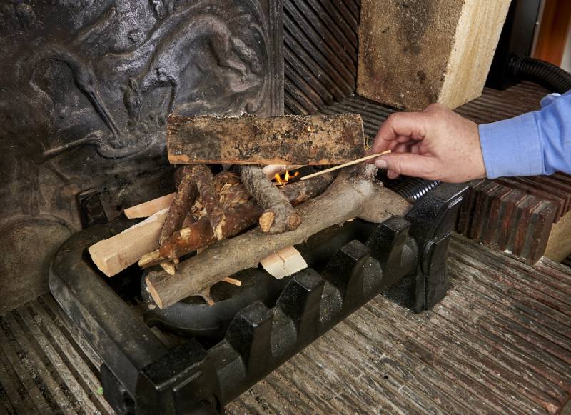 The logs can be easily lit with 1 well-placed FTB QAÏTO firelighter