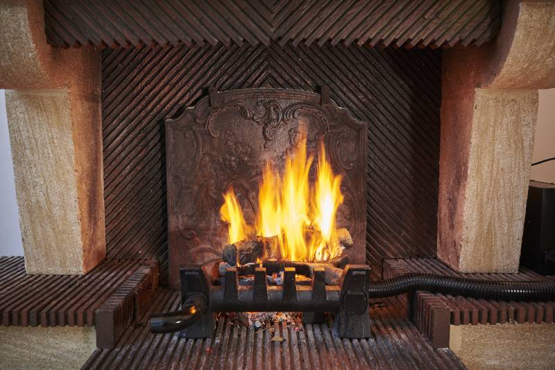 L'EQUATAIR: a truly beautiful and efficient traditional fireplace