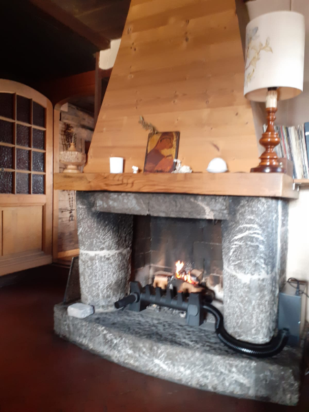 Photo of a Savoyard fireplace with EQUATAIR Turbo