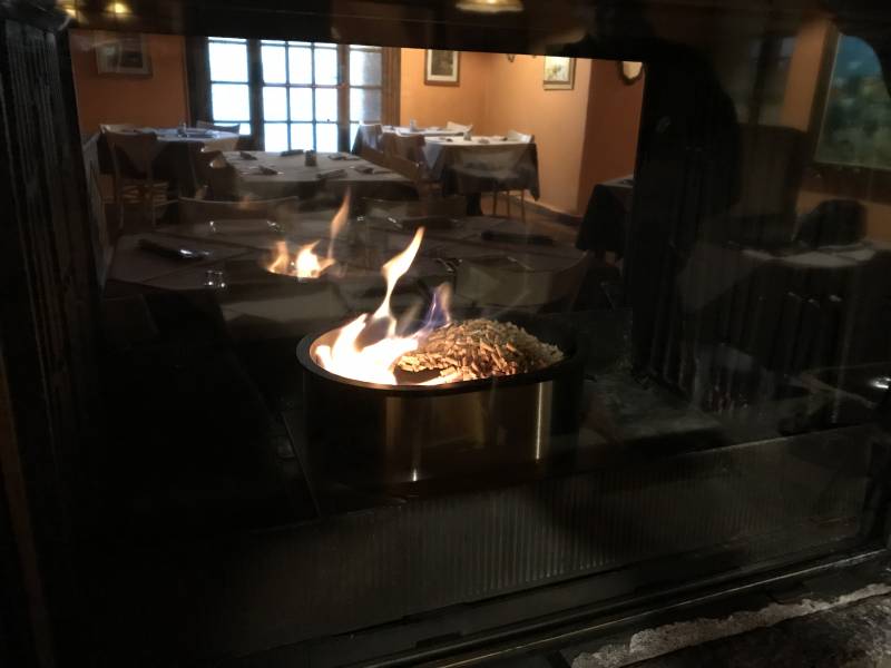 QAÏTO Q30 in a double-glazed fireplace