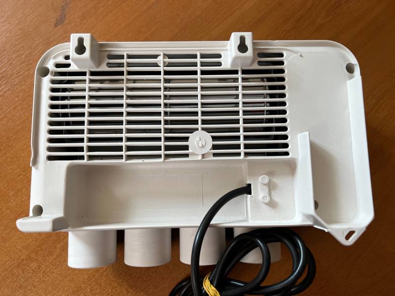 2 possible anchor points to install the COzziMO shoe dryer