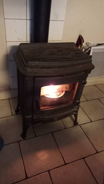 Q10 through the glass of a GODIN stove