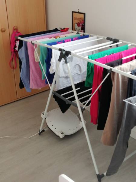 The ECOSEC dryer is placed under all clothes drying racks