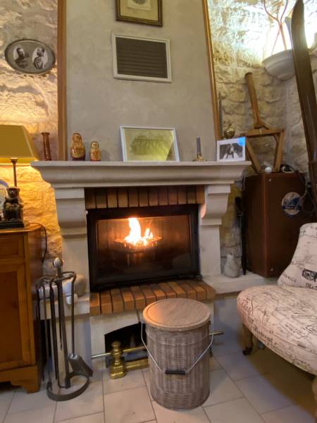 Aged Wicker 'Near the Fire' Bucket in situ - 21 liters