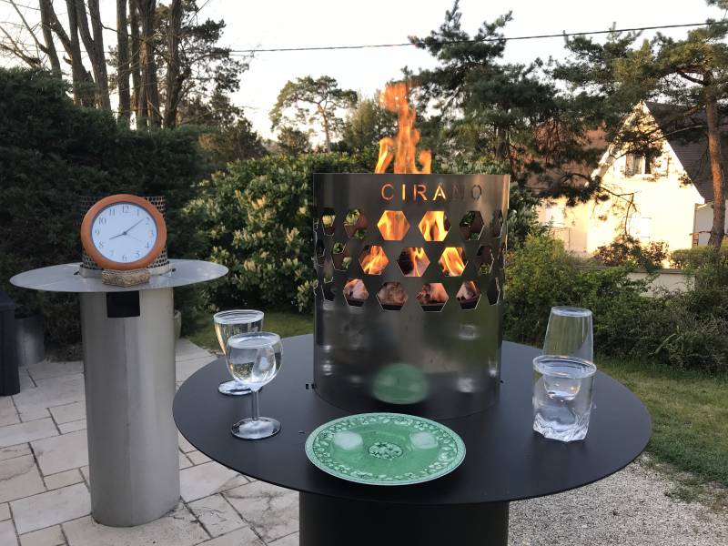 CIRANO brazier table: the ice cubes don’t melt despite the flames that warm you up!