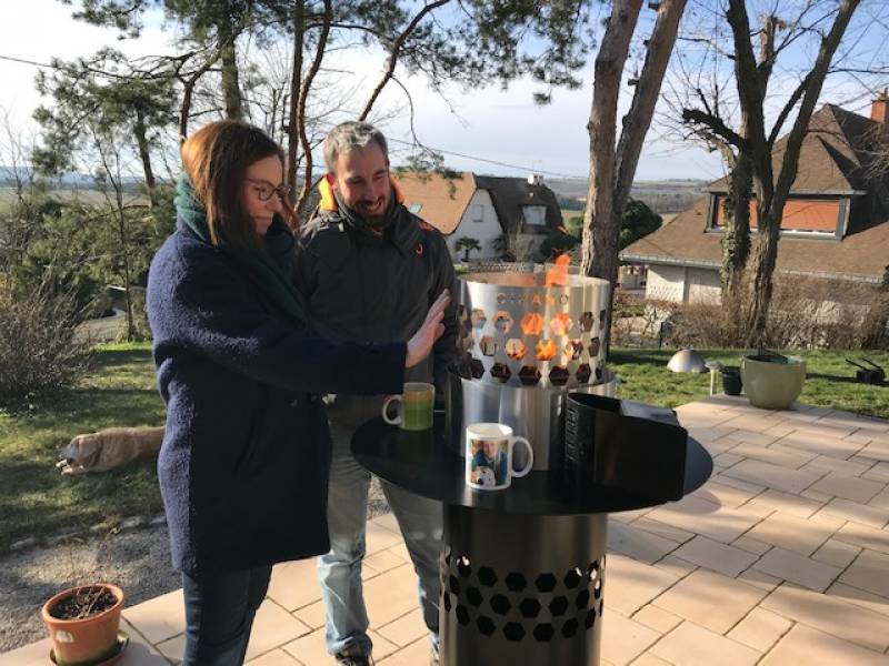 The CIRANO brazier table keeps you warm in any season