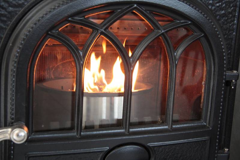 The flames are very beautiful and heat well