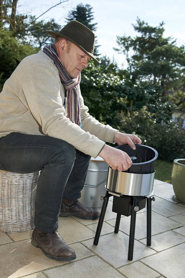 Self-Assembling Pellet Barbecue | QAÏTO CAMPING Plancha | Compact, Fast & Made in France