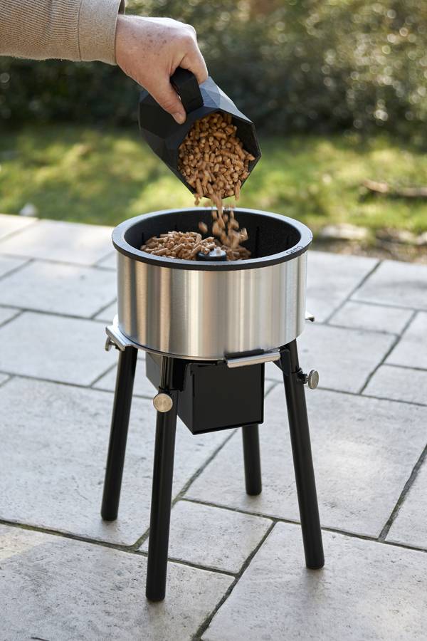 Self-Assembling Pellet Barbecue | QAÏTO CAMPING Plancha | Compact, Fast & Made in France