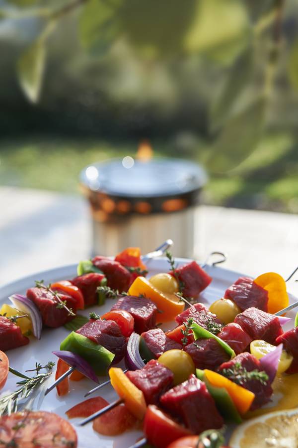 The plancha is waiting for your skewers