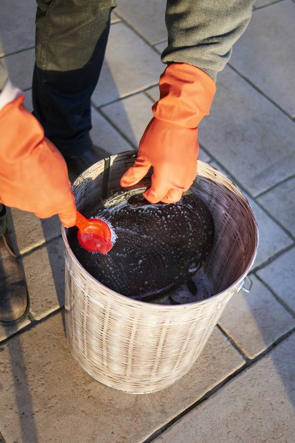 A few minutes are enough to clean your hob