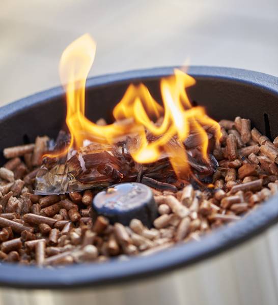 The fire starter bag gradually ignites your brazier without any risk
